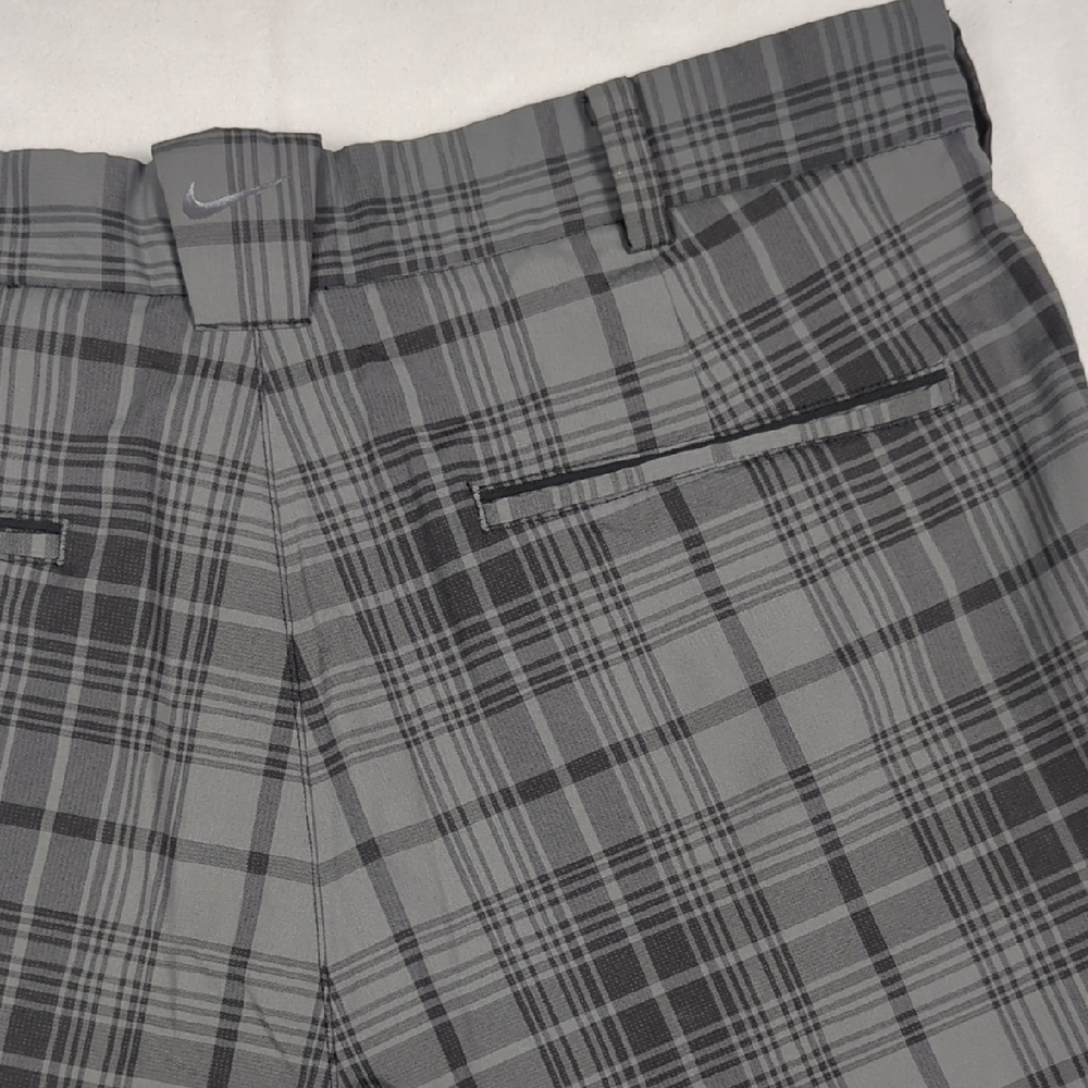 Nike Golf Tour Performance Gray Plaid Mens Shorts‎ Size 32